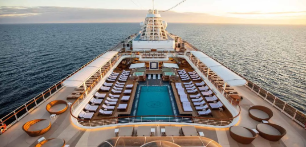 Luxury Cruise Vacations vs. Standard Cruises: What’s the Difference?