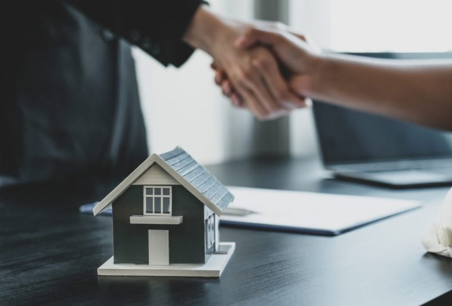 How Real Estate Strategic Advisory Protects Against Market Volatility