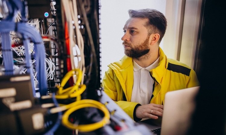 Dreaming of an IT Career? Here’s How to Become a Network Technician